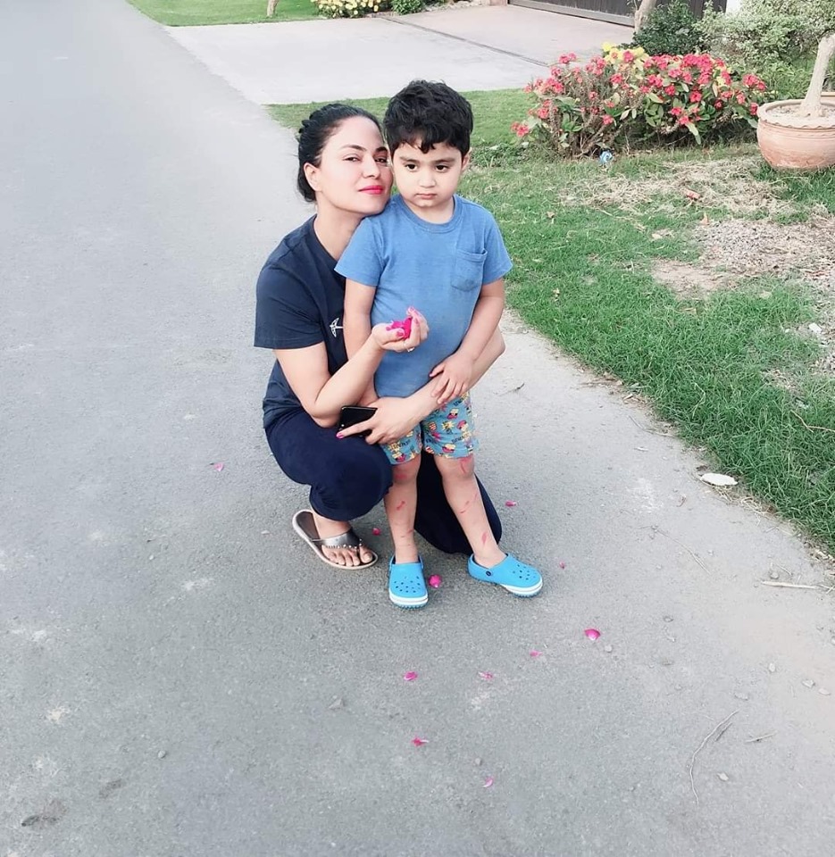 Veena Malik Spending Some Quality Time with her Kids