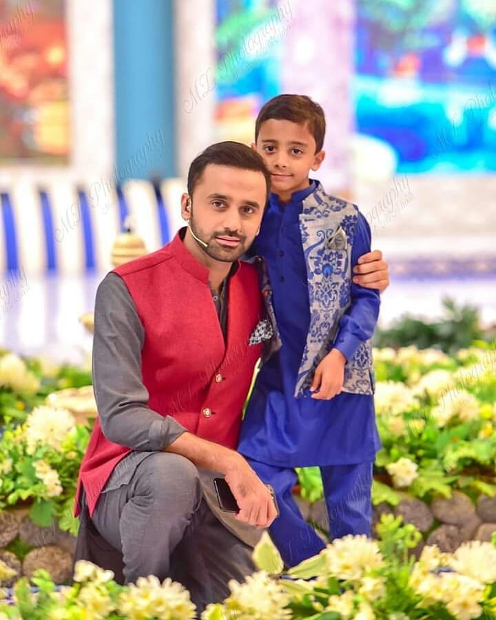 Beautiful Family Pictures of Anchor & Host Waseem Badami