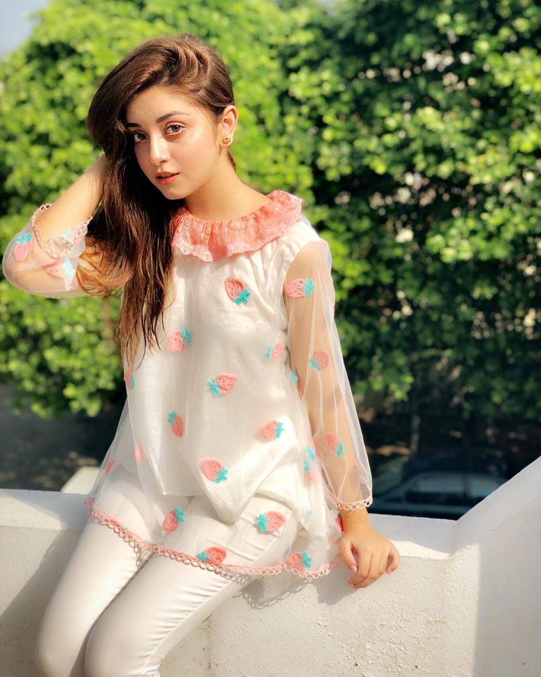 Latest Beautiful Clicks of Gorgeous Actress Alizeh Shah