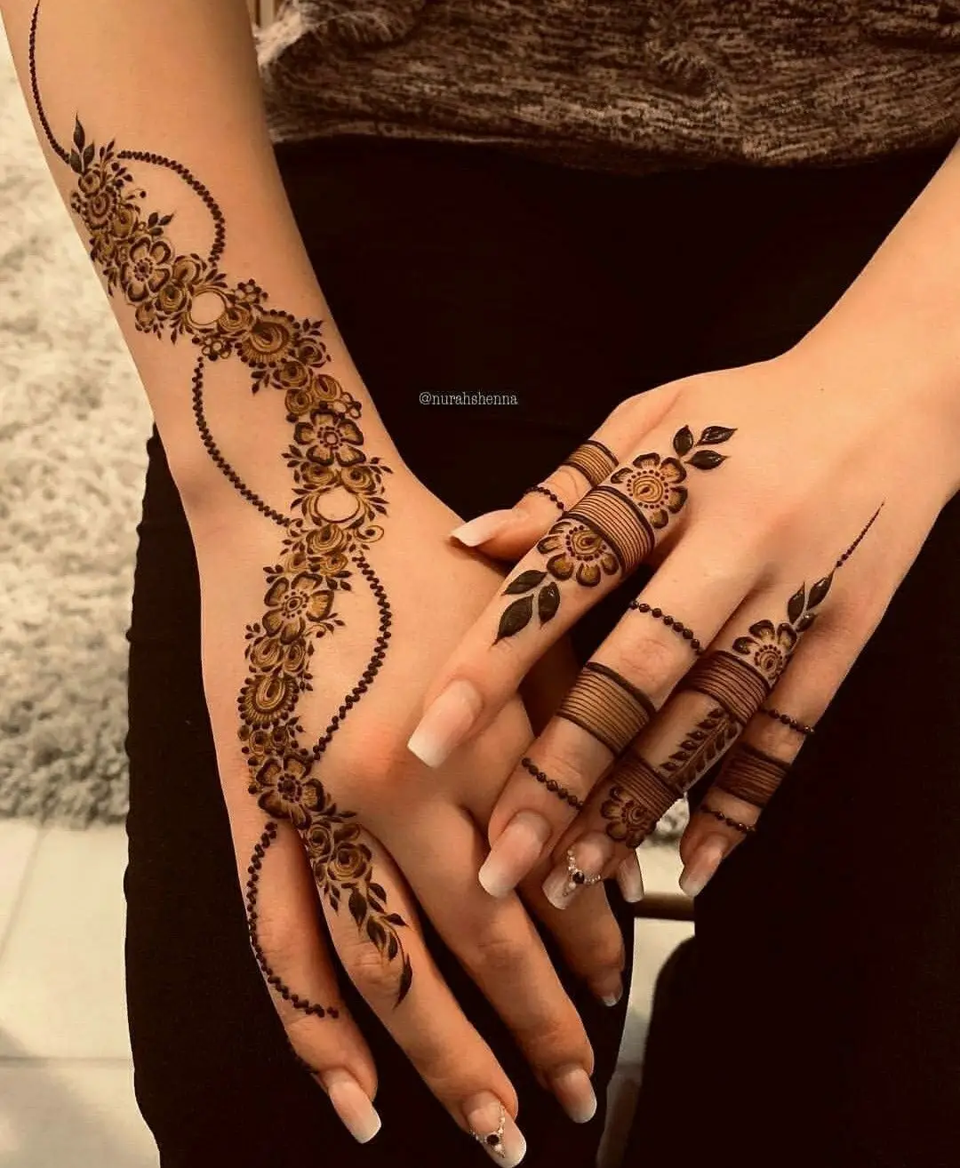 Pin on Arabic henna designs