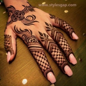 Criss Cross Mehndi designs 1