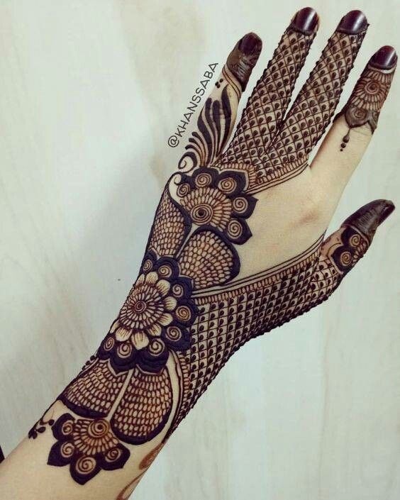 Criss Cross Mehndi designs 11