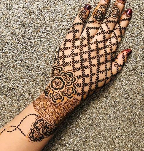 Criss Cross Mehndi designs 12