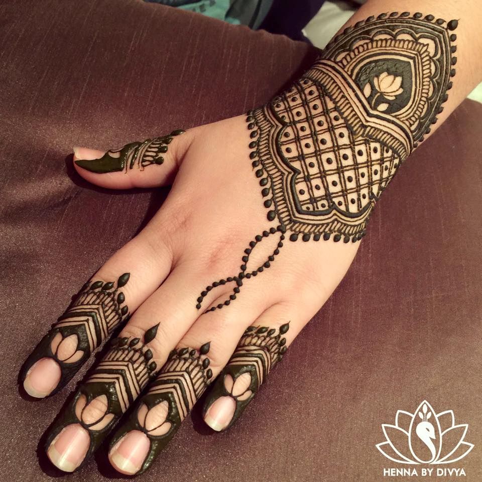 Criss Cross Mehndi designs 3