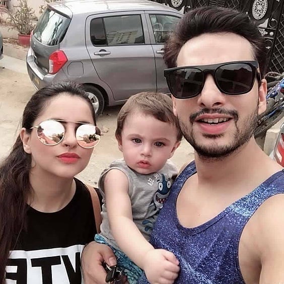 Beautiful Couple Fatima Effendi & Arsalan Kanwar Spotted at a Recent Event with Family