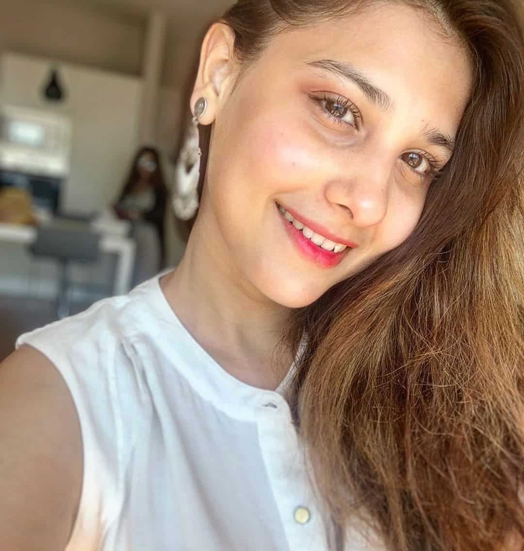 Latest Clicks of Beautiful Hina Altaf from Istanbul Turkey