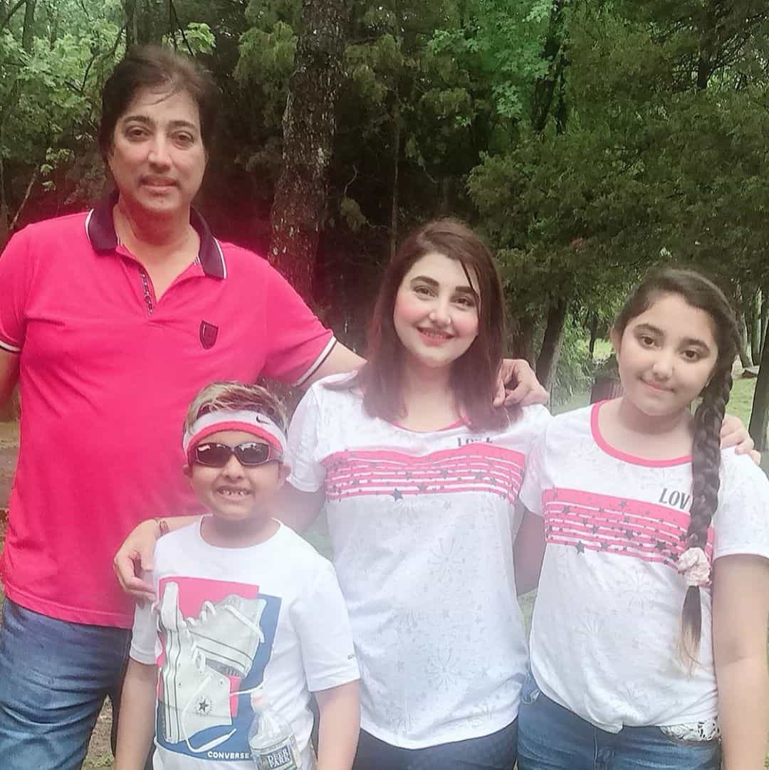 Beautiful Family Javeria & Saud Enjoying with Kids in USA