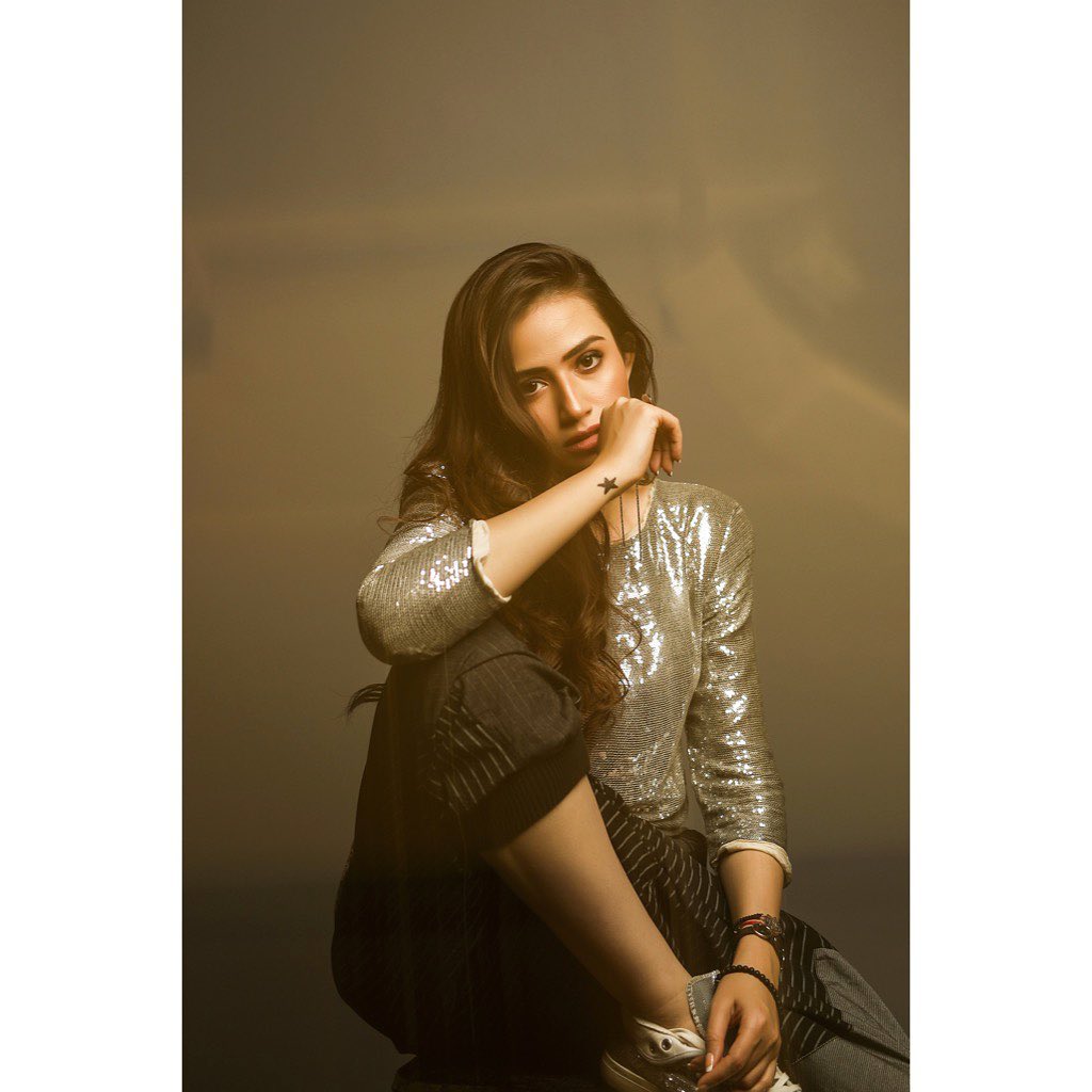 Latest Photo Shoot of Beautiful Actress Sana Javed 3