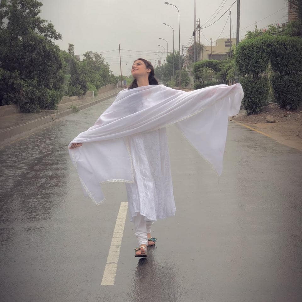 Pakistani Celebrities Enjoying Today’s Rain in Karachi 3