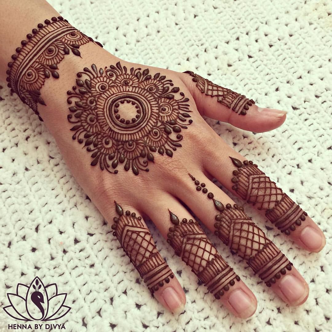 Pakistani Mehndi Design 31