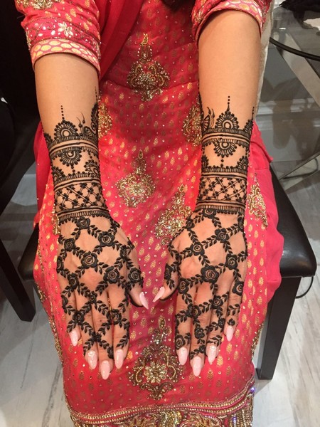 Rosette And Filigree Mehndi Designs 1