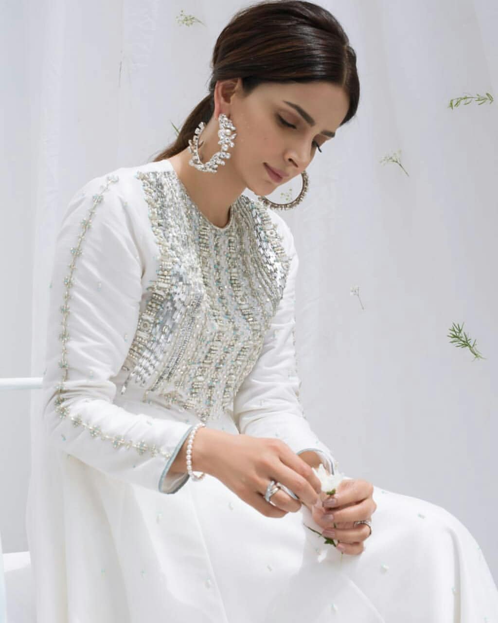 Gorgeous Actress Saba Qamar Sizzles in this Beautiful White Dress