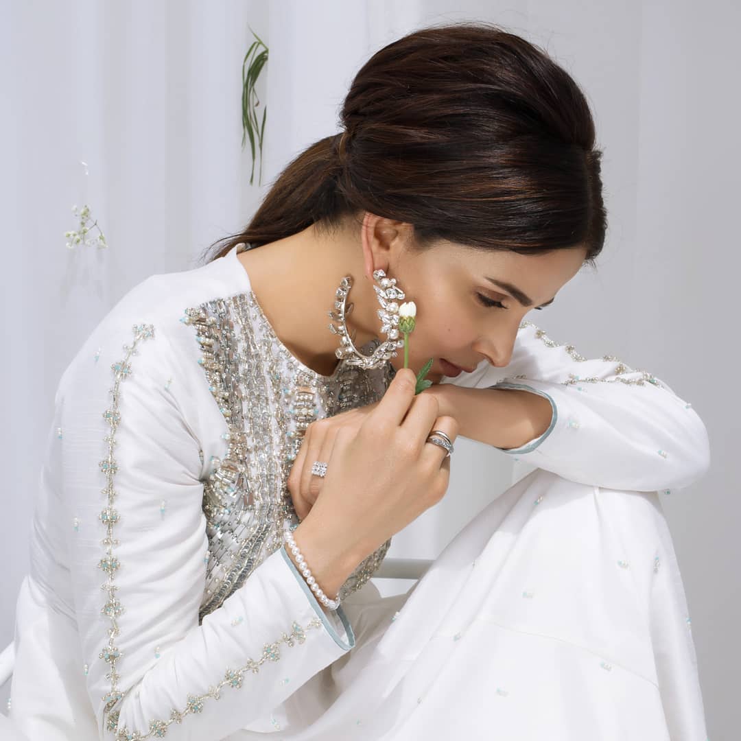 Gorgeous Actress Saba Qamar Sizzles in this Beautiful White Dress