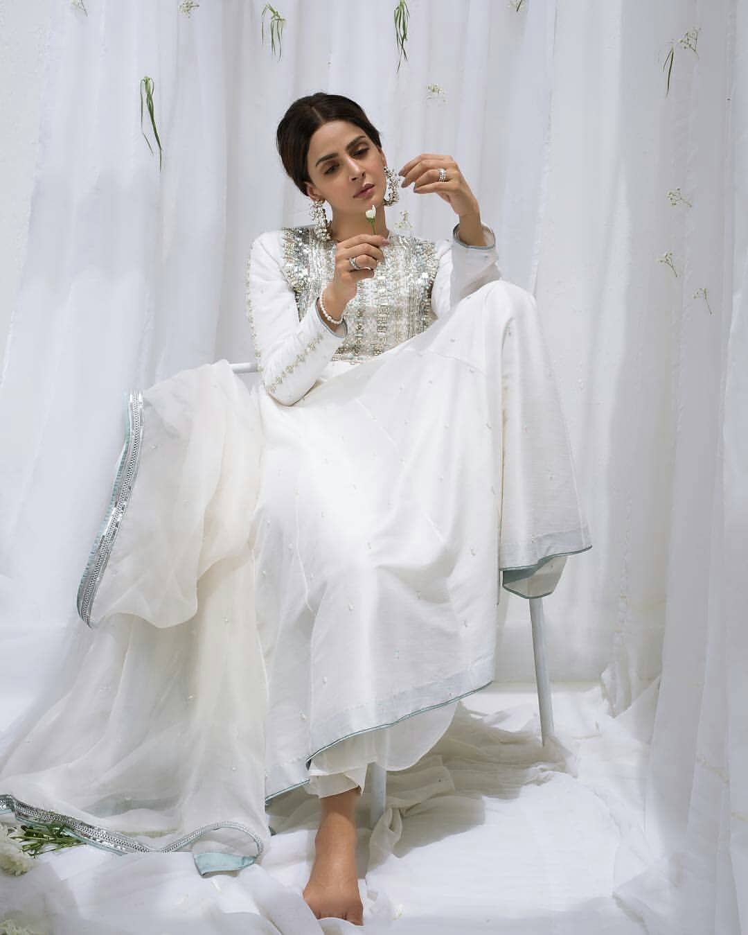 Gorgeous Actress Saba Qamar Sizzles in this Beautiful White Dress