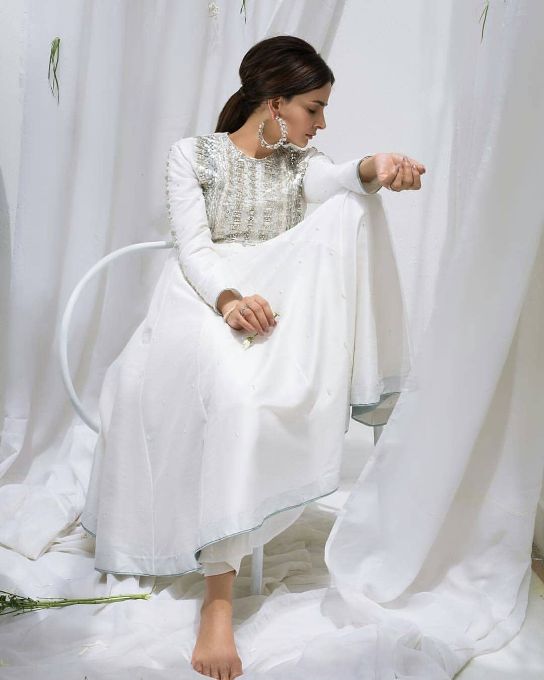 Gorgeous Actress Saba Qamar Sizzles in this Beautiful White Dress