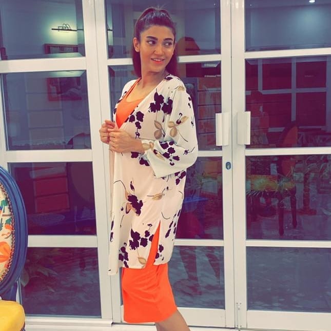 Sana Fakhar Hosted Dinner for Friends at Home 8