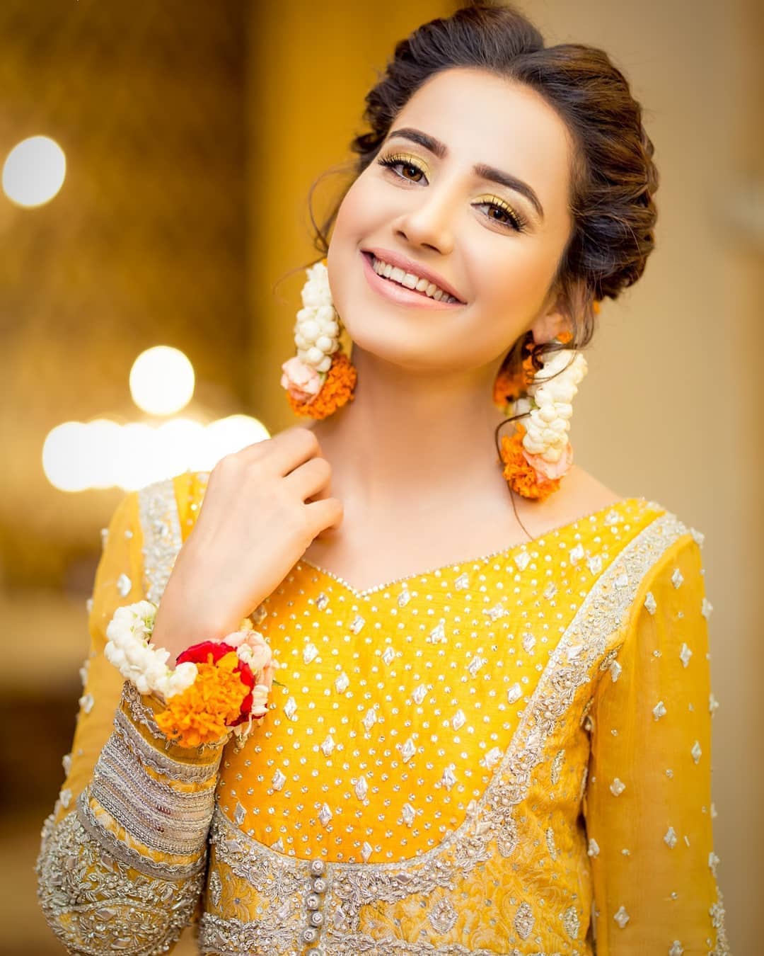 Gorgeous & Beautiful Actress Saniya Shamshad's Mayoon Pictures