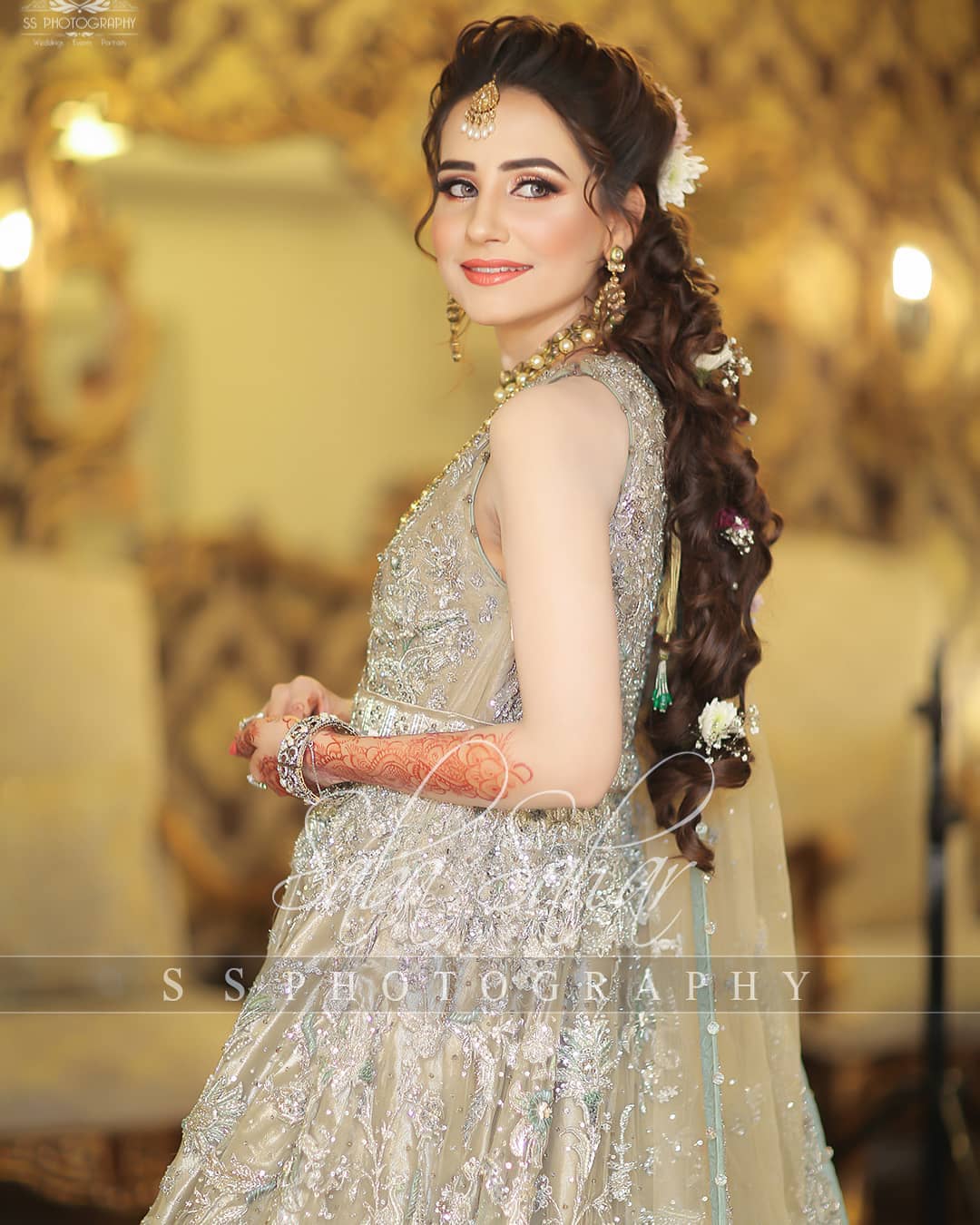 You love her smile?? OR Not?? Barat Saniya Shamshad Hussain on Her barat!  @saniyas… | Beautiful pakistani dresses, Bridal dresses pakistan, Pakistani  bridal dresses