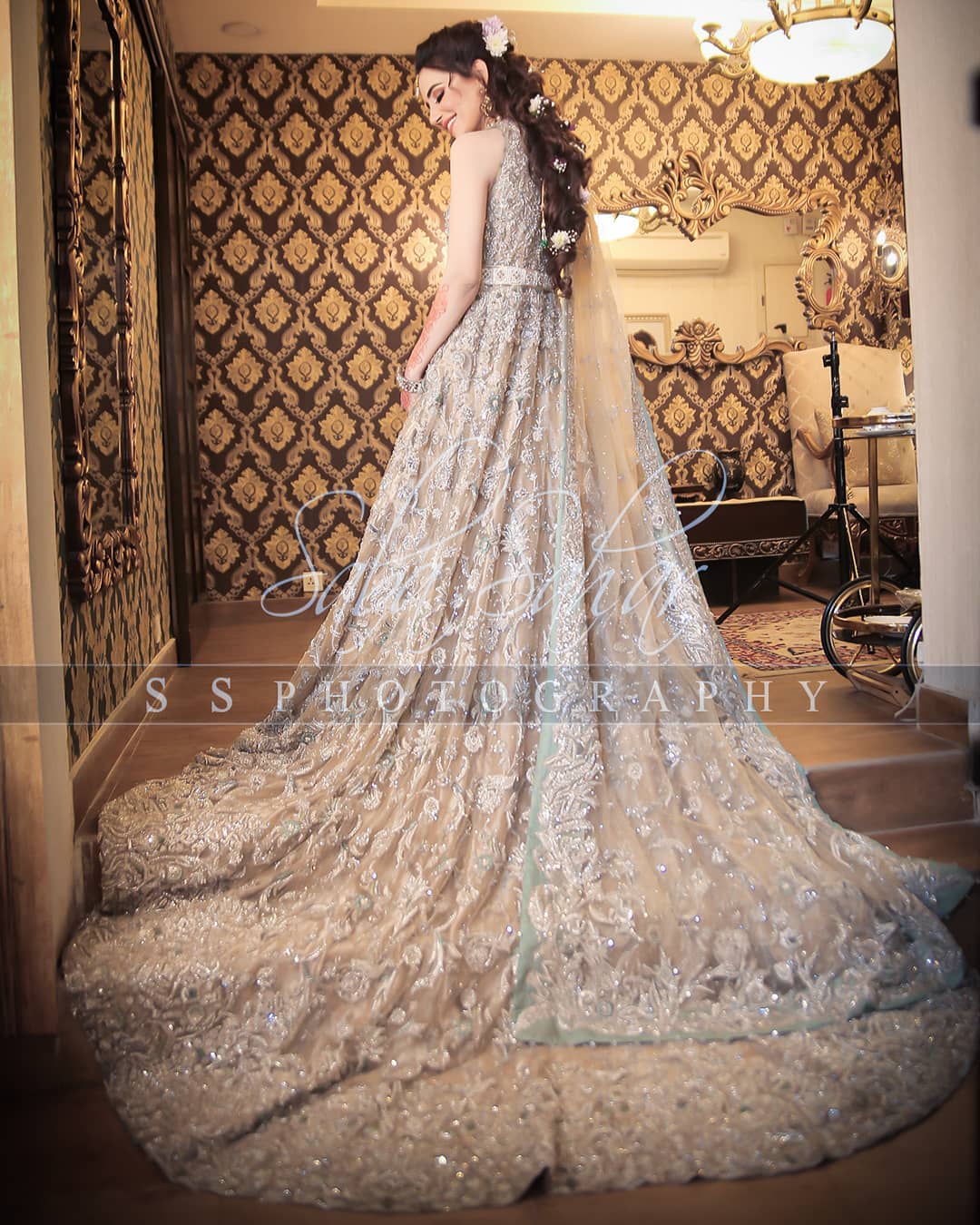 Saniya Shamshad Walima Photoshoot | Reviewit.pk