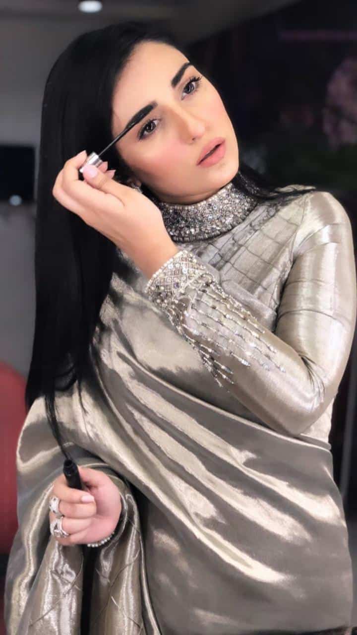 Latest Beautiful Clicks of Gorgeous Sarah Khan