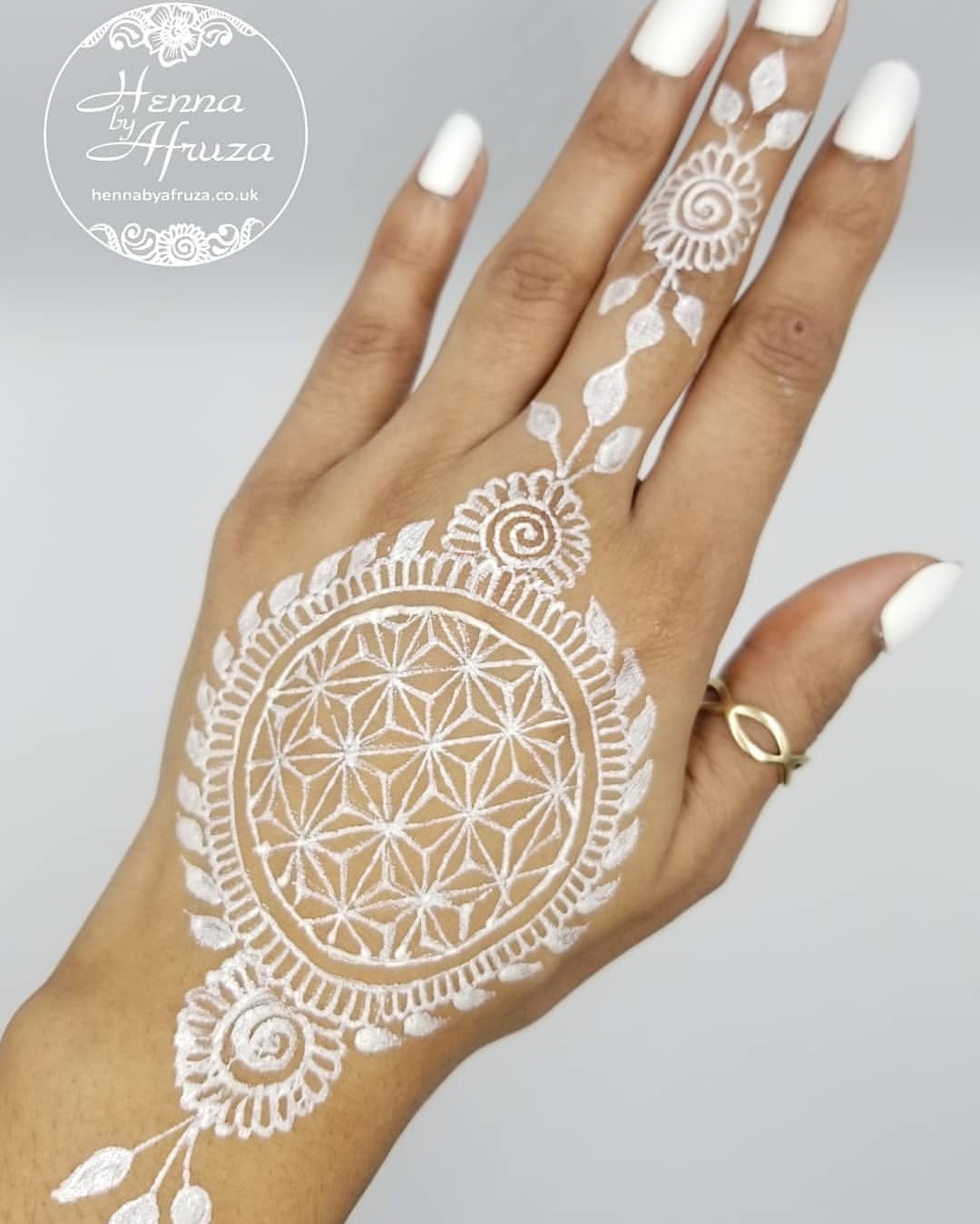 White Mehndi Designs 4