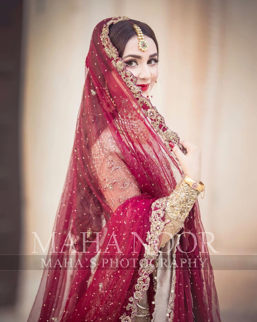 Talented Actress Yumna Zaidi is Looking Extremely Beautiful in her Latest Bridal Shoot