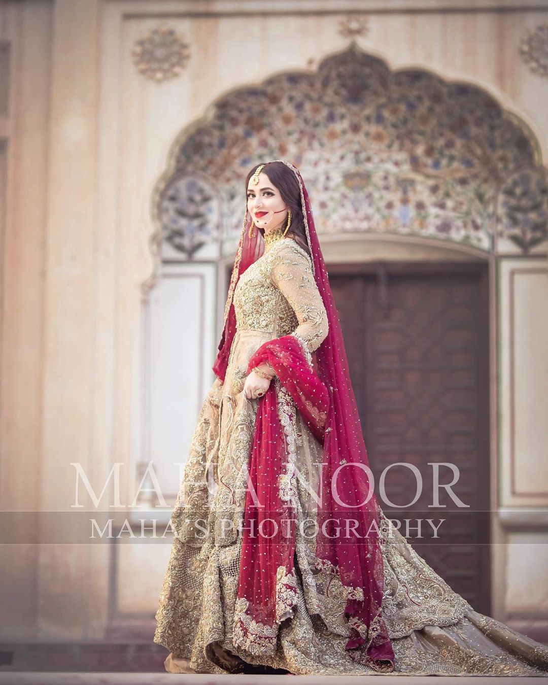 Talented Actress Yumna Zaidi is Looking Extremely Beautiful in her Latest Bridal Shoot