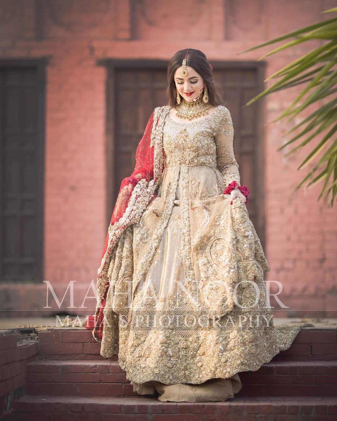 Talented Actress Yumna Zaidi is Looking Extremely Beautiful in her Latest Bridal Shoot