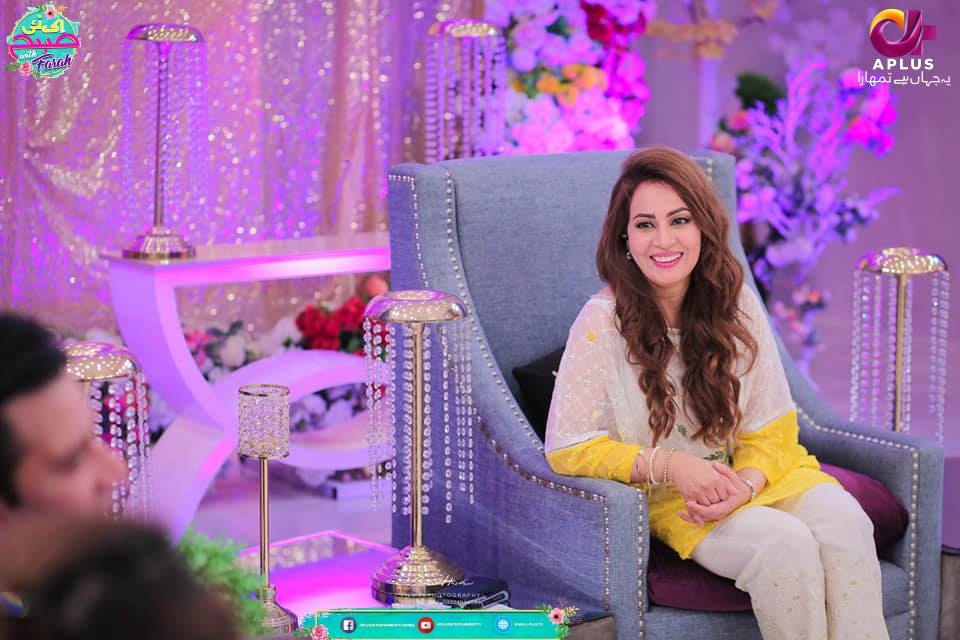 Beautiful Couple Moammar Rana with his Wife Mehnaz in Farah Morning Show