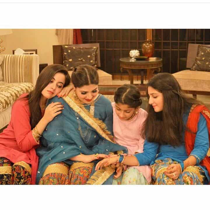 Latest Clicks of Shagufta Ijaz with her Beautiful Daughters