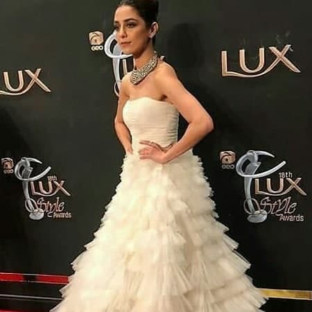 Actors Maya Ali and Sheheryar Munawar at Lux Style Awards 2019