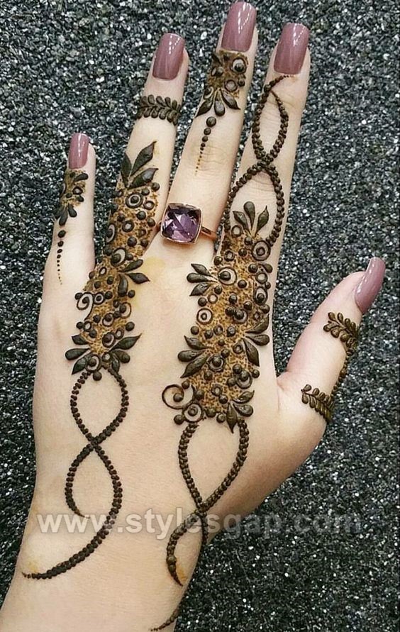 minimalistic Mehndi Design 11