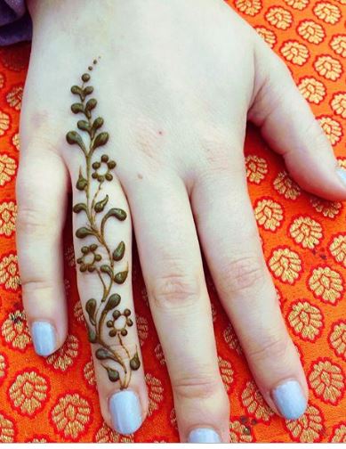 minimalistic Mehndi Design 14