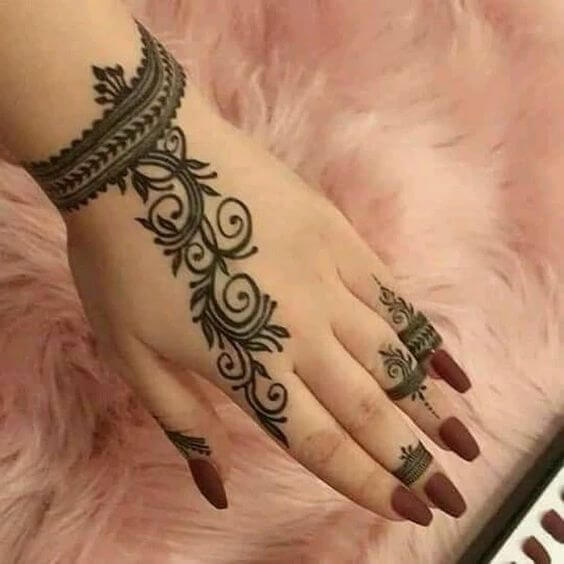 minimalistic Mehndi Design 18