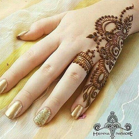 minimalistic Mehndi Design 8