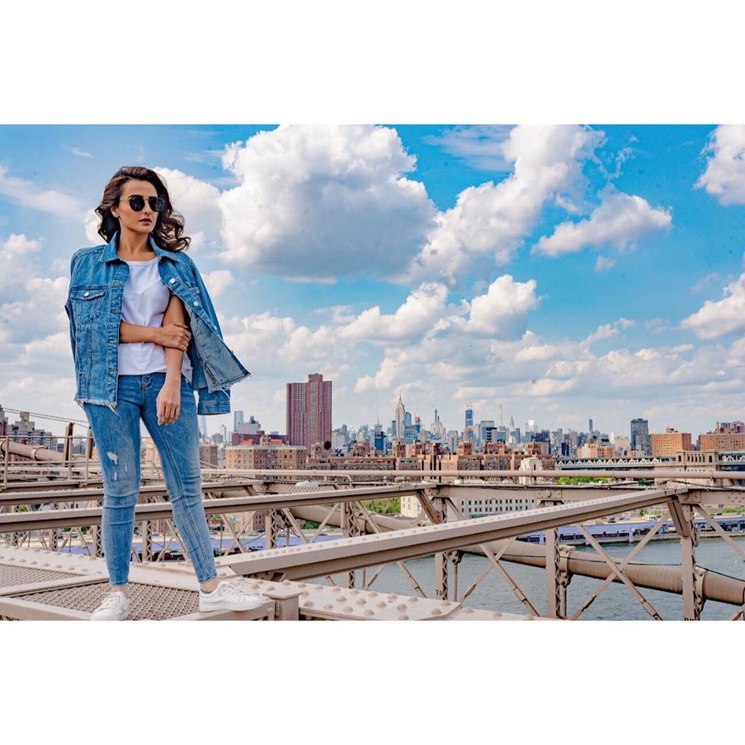 Latest Gorgeous Clicks of Actress Momal Sheikh in USA