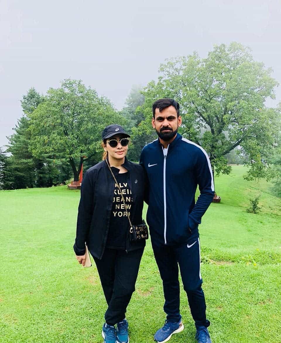 Mohammad hafeez and wife family 32