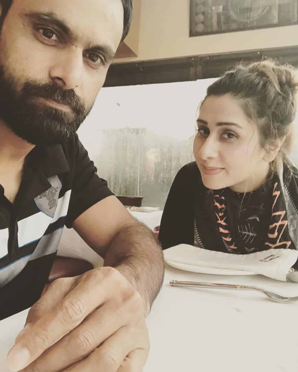 Mohammad Hafeez with His Wife and Kids (Exclusive Pictures)