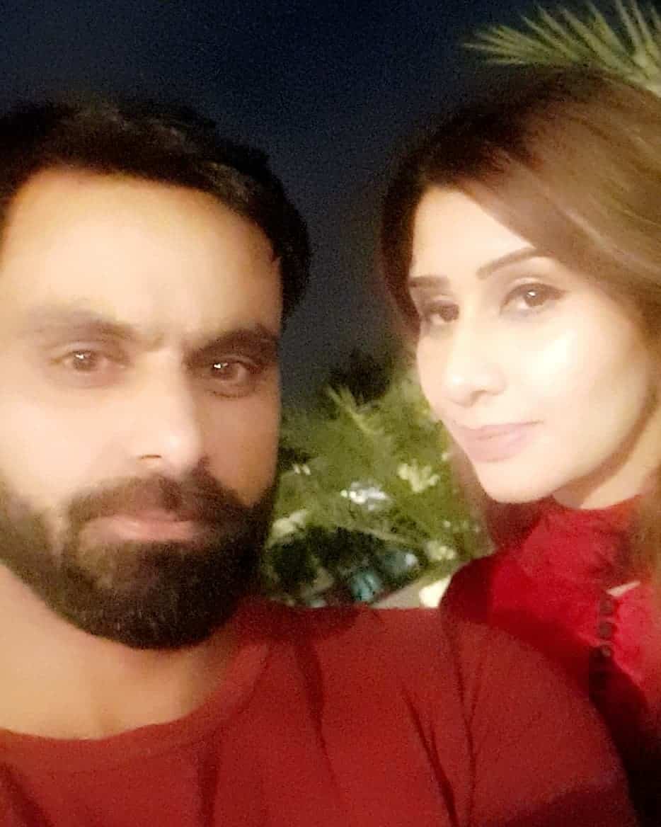 Mohammad Hafeez with His Wife and Kids (Exclusive Pictures)