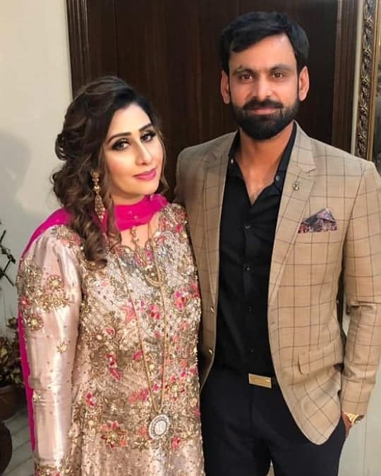 Mohammad Hafeez with His Wife and Kids (Exclusive Pictures)