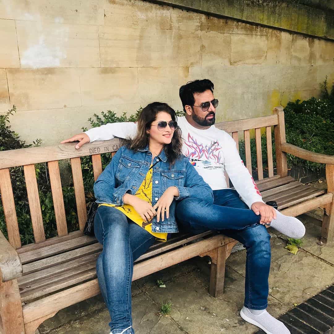 Beautiful Couple Jan Rambo & Sahiba Enjoying Vacations in London