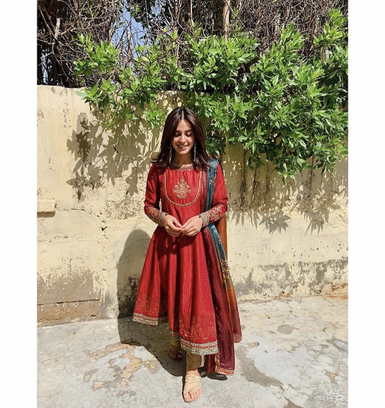 Top 5 Traditional Looks Of Iqra Aziz Reviewitpk