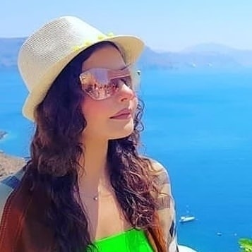 Nida Yasir Nawaz Greece 3