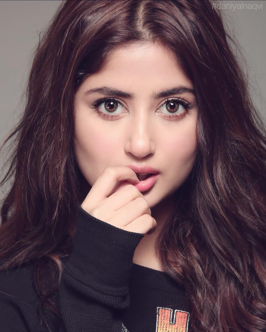 Latest Stunning Clicks Of Beautiful Actress Sajal Ali Reviewitpk 