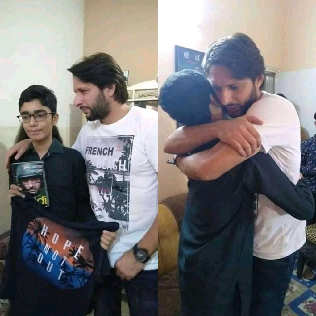 Shahid Afridi Met His Biggest Fan