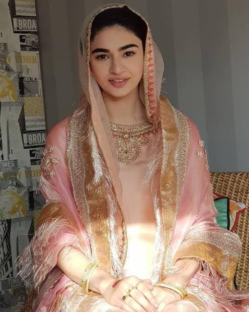 Pin by 👑mar u.j👑 on Mehndi brides makeup hair | Asian bridal makeup, Pakistani  bridal makeup, Bridal makeup images