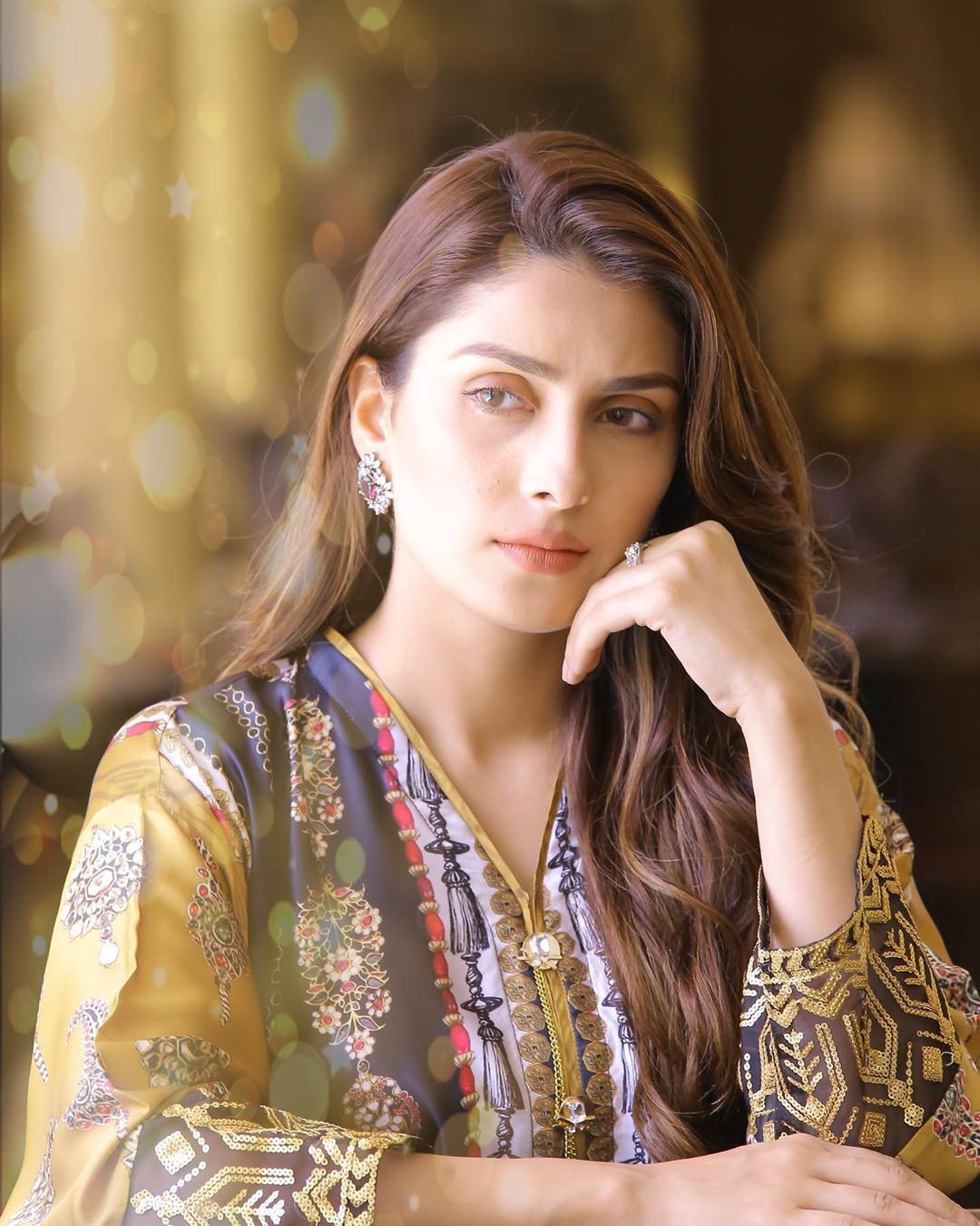 Beautiful Ayeza Khans Latest Clicks Reviewitpk