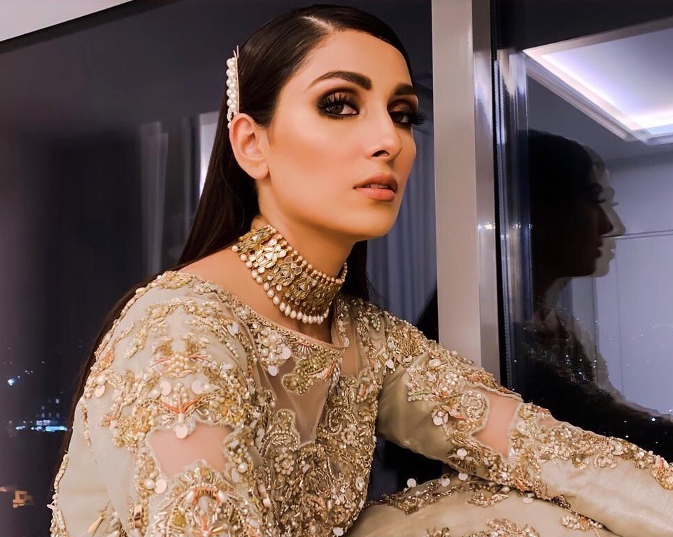 Beautiful Clicks of Ayeza Khan in Bridal Dress for PLBW 2019