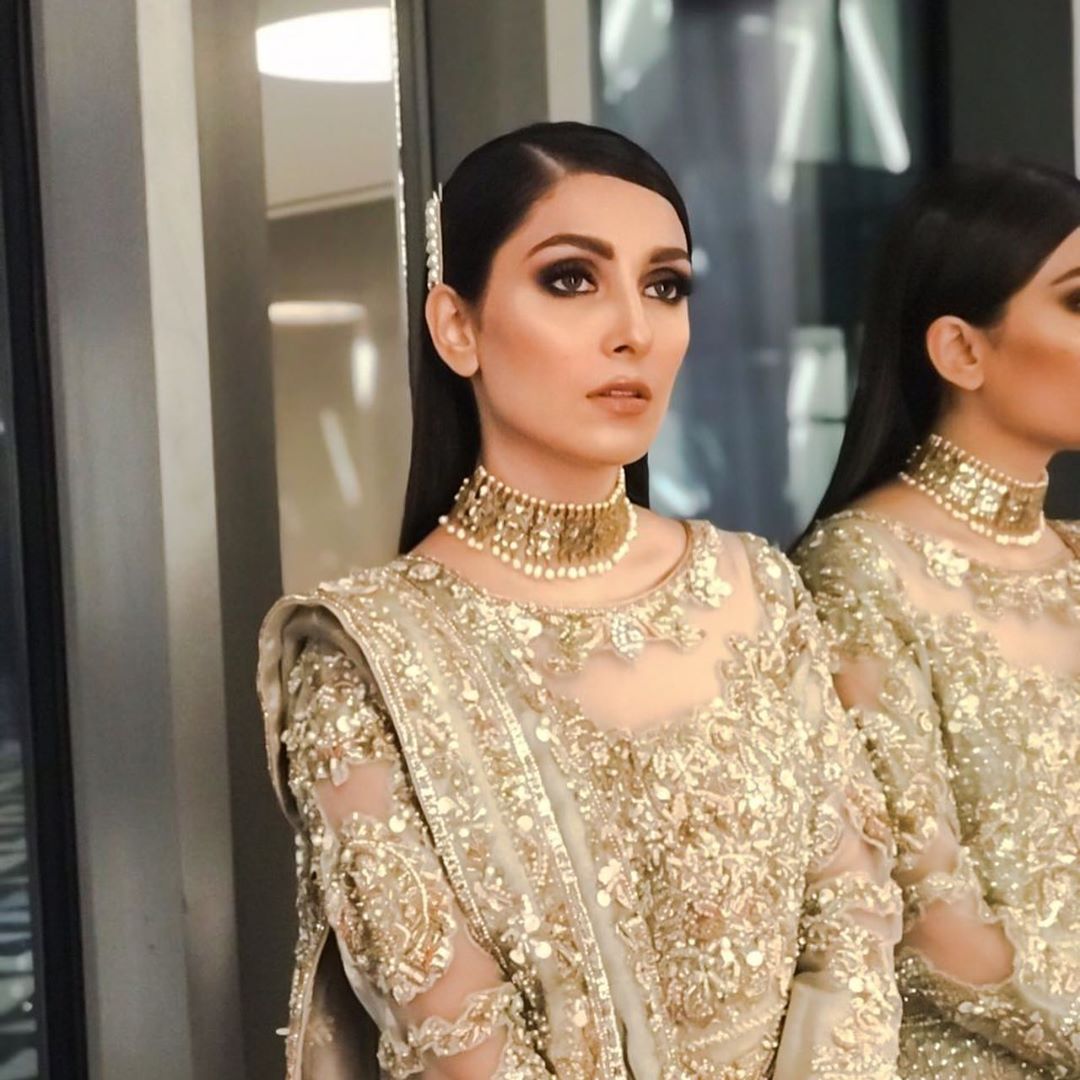 Beautiful Clicks of Ayeza Khan in Bridal Dress for PLBW 2019