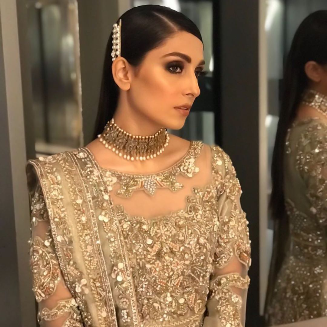 Beautiful Clicks of Ayeza Khan in Bridal Dress for PLBW 2019